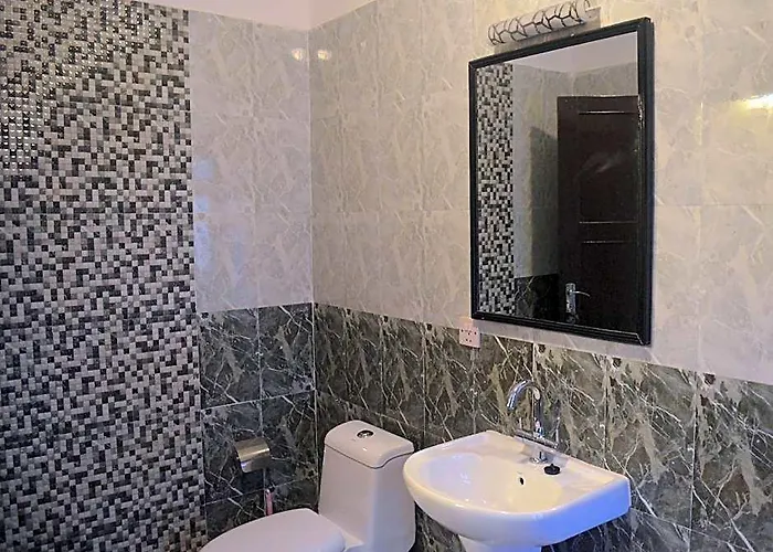 Potala Tourist Hotel 3*