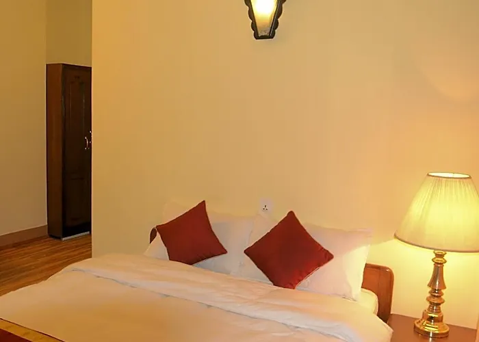 Potala Tourist Hotel 3*