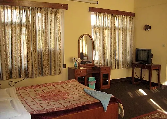 Potala Tourist Hotel 3*