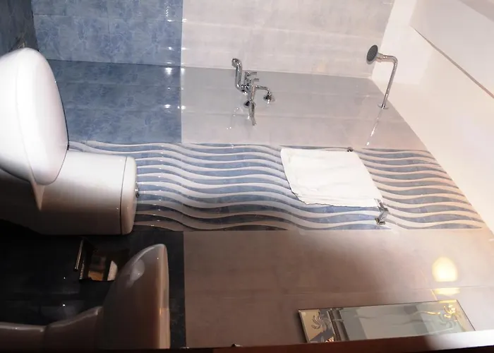 Hotel Potala Tourist 3*