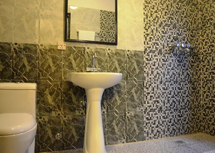 Hotel Potala Tourist 3*